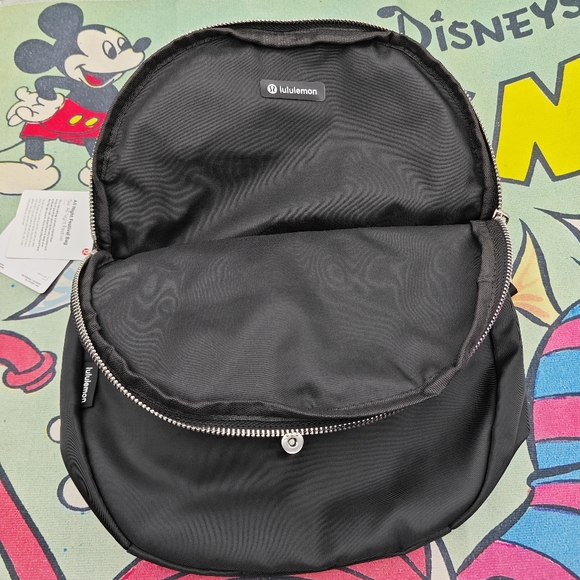 Lululemon silver All Night Festival Bag 5L - Picture 3 of 5